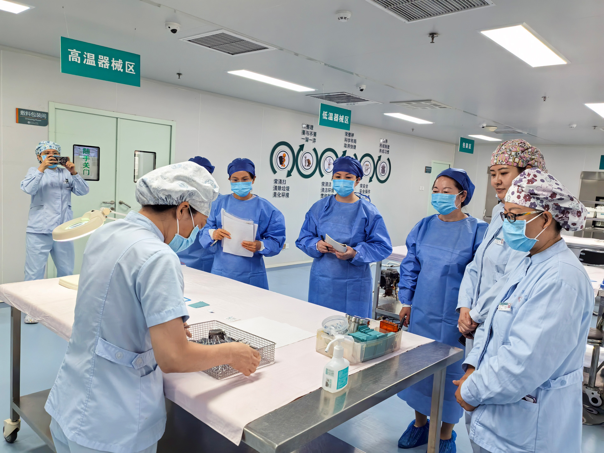 【一院新闻】筑牢医疗安全“金钟罩” ——新乡市医院消毒供应质量控制中心专家组莅临我院质控指导-新乡市第一人民医院